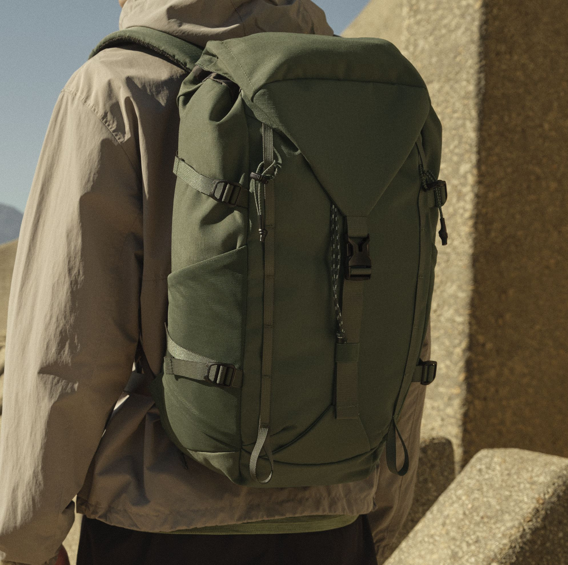 ACTIVE OUTDOOR 30 LITRE BACKPACK