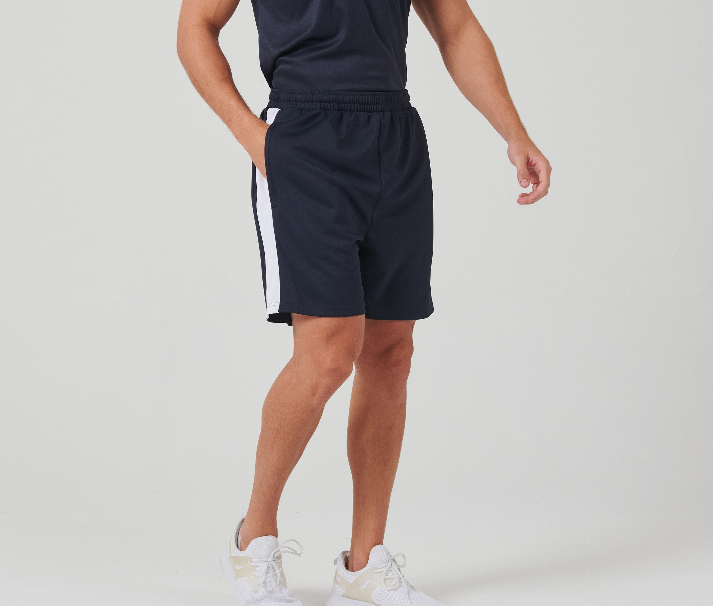 ADULTS' KNITTED SHORTS WITH ZIP POCKETS