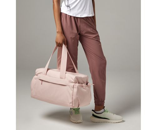 STUDIO HOLDALL