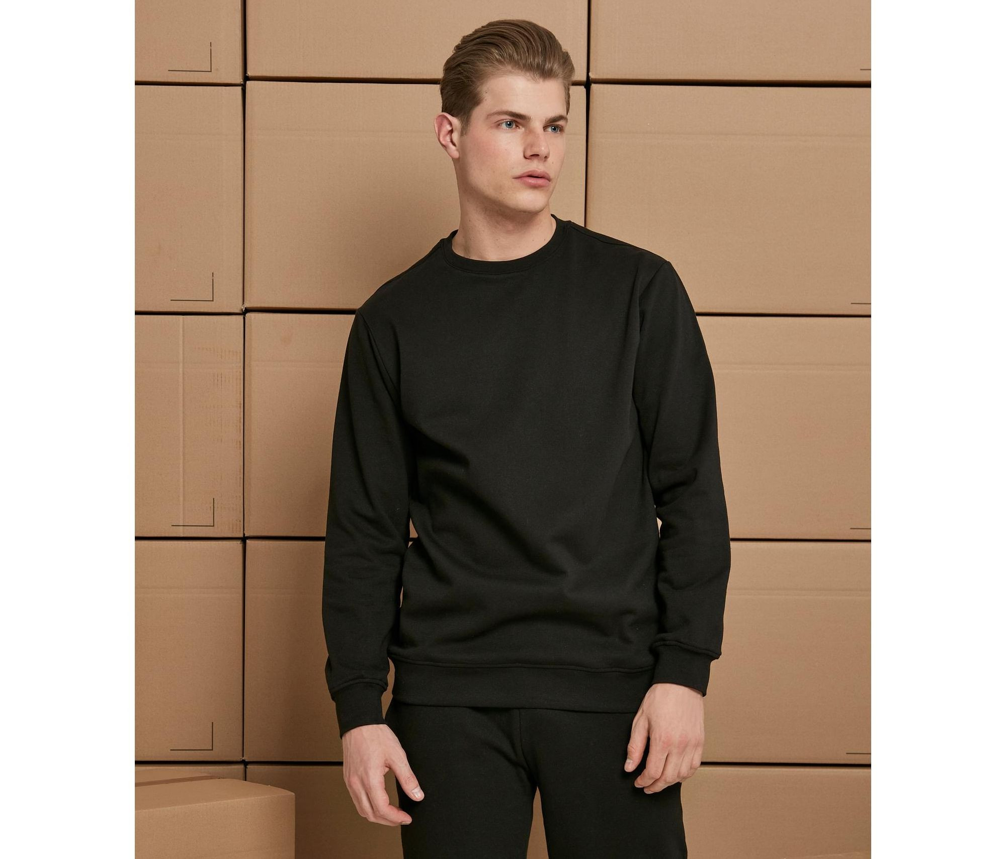 CREWNECK