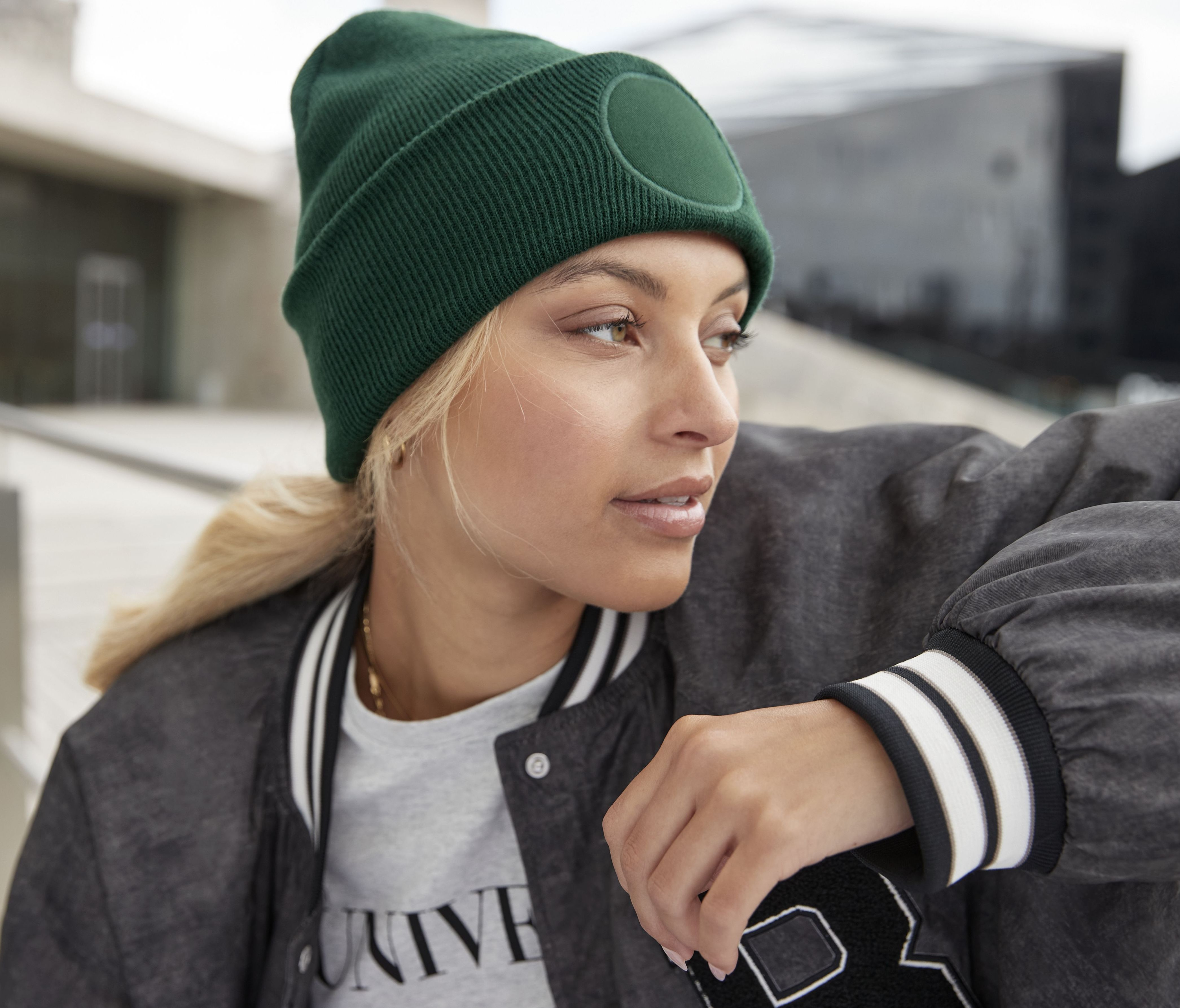 CIRCULAR PATCH BEANIE